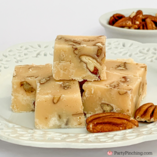 easy butter pecan fudge, best easy butter pecan fudge recipe, brown sugar maple butter pecan fudge, no fuss butter pecan fudge, easy best homemake Christmas candy gift ideas, pecan candy, homemade easy fudge