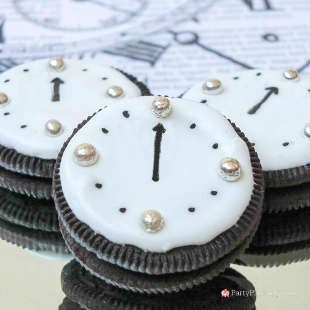 New Year Oreo Clock Cookies, cute New Year's eve cookies, easy best New Year's eve party food dessert ideas recipes, Oreo Cookie clocks no bake easy to make cookies for New Year's Eve party, cute cookie ideas for kids New Year's eve only 3 ingredients