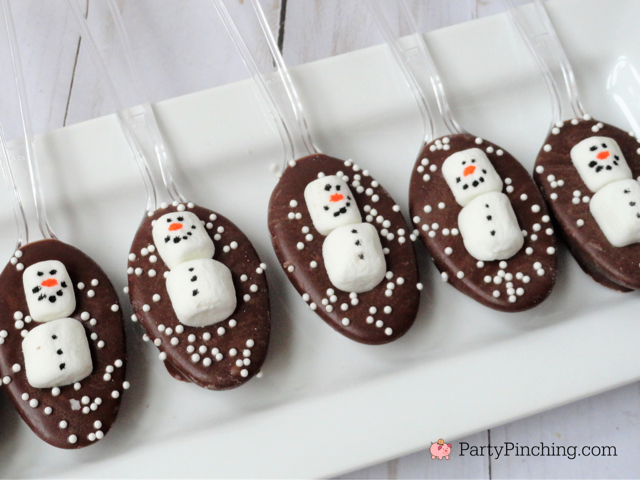 chocolate snowman spoons, hot chocolate snowman spoons, DIY chocolate spoons, easy fun gifts for Christmas for neighbors coworkers teachers friends family, inexpensive homemade Christmas gift ideas, chocolate marshmallow snowman spoons for hot chocolate cocoa coffee milk, cute chocolate spoons, 3 ingredient chocolate spoons