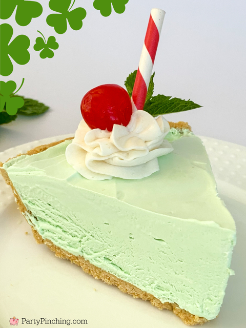 Shamrock Shake Pie, best easy no bake shamrock shake pie, st. patrick's day pie, green pie, best st. patrick's day dessert ideas, easy mcdonald's shamrock shake pie,