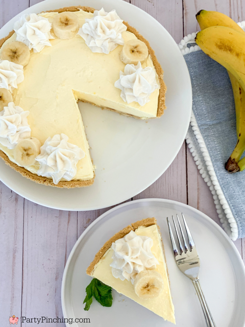 easy banana cream pie, no bake easy banana cream pie, best easy banana cream pie recipe, 5 ingredient banana cream pie, cool whip banana pudding banana cream pie, fresh banana cream pie, frozen banana cream pie