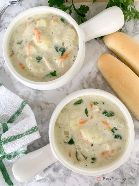 olive garden copycat slow cooker chicken gnocchi soup, best easy chicken gnocchi soup, olive garden chicken gnocchi soup recipe, easy family dinner meal recipe ideas, cold chilly meal ideas recipes easy, best easy soup crockpot slow cooker recipe ideas