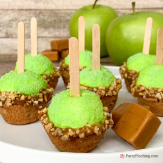 caramel apple mini coffee cakes, Drakes Cakes coffee cake mini cake bites, no bake caramel apple mini cupcakes, best caramel apple cupcake recipe, caramel dip cupcakes, best homemade apple cider frosting buttercream recipe, cute caramel apple decorated cupcakes with stick, mini nut caramel apple cupcakes