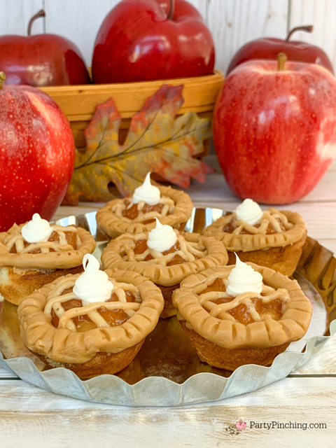 cutie pie mini cakes, Drake's mini pound cake bites, Drake's mini snack cake bites, pie decorated mini cupcakes, cute best dessert ideas for Thanksgiving, decorated mini cupcakes, pumpkin pie cupcakes, cherry pie cupcakes apple pie cupcakes, cute decorated cupcakes, holiday cupcakes, easy best fall dessert ideas cupcake recipes