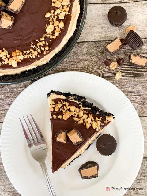 easy Chocolate Peanut Butter pie, best ever chocolate peanut butter pie, no bake chocolate peanut butter pie, super easy chocolate peanut butter pie, cool whip cream cheese chocolate peanut butter pie, peanut butter cup pie, reeses peanut butter cup pie, trader joes dark chocolate peanut butter cups pie