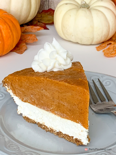 double layer pumpkin pie, best no bake pumpkin pie for Thanksgiving Christmas holidays, super easy Thanksgiving dessert recipe ideas, no fail pumpkin pie, pumpkin pie cheesecake, gluten free double layer pumpkin pie, best dessert recipe ideas for Thanksgiving