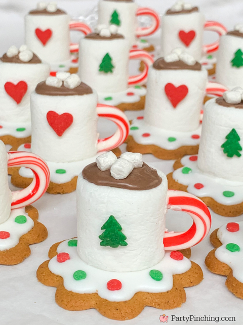 hot cocoa marshmallow cookies, easy no bake marshmallow cookies, cute christmas cookies, mini hot chocolate adorable cookies, anna's cookies, mini cocoa cookies, fun food for kids best easy Christmas cookie recipes