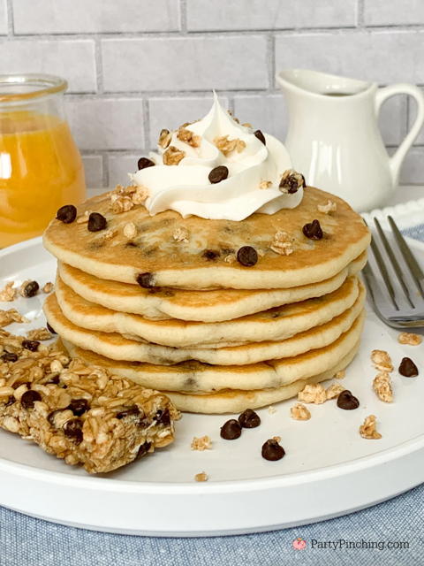 chocolate chip granola pancakes, easy chocolate chip pancakes, chocolate chip chewy granola bar pancakes, sunbelt bakery chocolate chip granola bars, easy best granola pancakes, easy budget friendly cheap breakfast meal recipe ideas