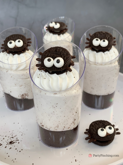 spooky spider Oreo Dessert cups, cute easy Oreo dessert cups, mini dessert cups for Halloween mini Oreos, Mini Oreo spiders, easy to make no bake Halloween dessert recipe ideas, best easy Halloween recipe, cute Halloween dessert ideas fun for kids easy to make, cookies and cream dessert cups