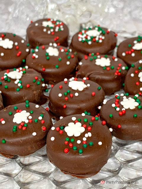 Chocolate Peanut Butter Ritz Bits Crackers, 2 ingredient Christmas cookies, no bake Christmas cookies, best Christmas cookie exchange recipe ideas no bake, easy best Christmas cookies, peanut butter Ritz Bit recipe, holiday Ritz, best easy 2 ingredient chocolate covered peanut butter Ritz bits cracker for Christmas holidays