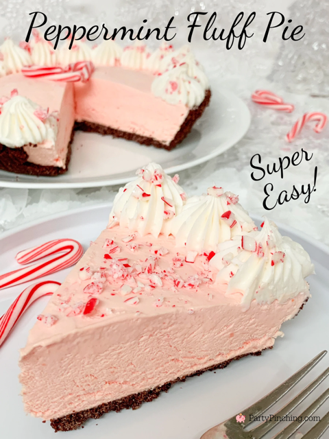 Peppermint fluff pie, easy best peppermint pie, Peppermint no bake Christmas pie, 6 ingredient peppermint pie, easy to make 10 minute pie, best easy Christmas frozen peppermint pie, candy cane pie, best easy candy cane peppermint pie 