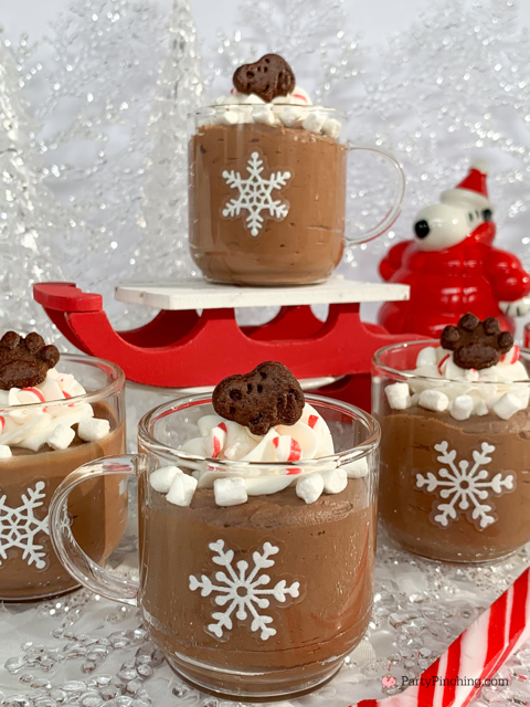 Snoopy Peppermint Hot Chocolate Mousse, easy best hot chocolate mousse, best easy no bake Christmas dessert idea, Snoopy peanuts gang Christmas dessert idea, Pepperidge farm Snoopy Peppermint Cocoa Goldfish grahams, best Snoopy dessert recipe ideas