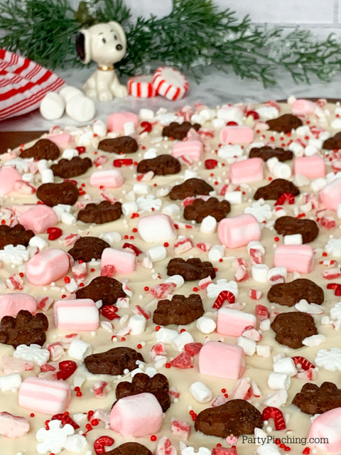 Snoopy Peppermint Bark, best easy fast fun no bake peppermint bark recipe ideas, best easy peppermint bark recipe for the Christmas holidays, best easy Snoopy themed Peanuts gang dessert food recipe ideas, Snoopy food for Christmas holidays, Pepperidge Farm Goldfish Snoopy peppermint cocoa graham snack cookies