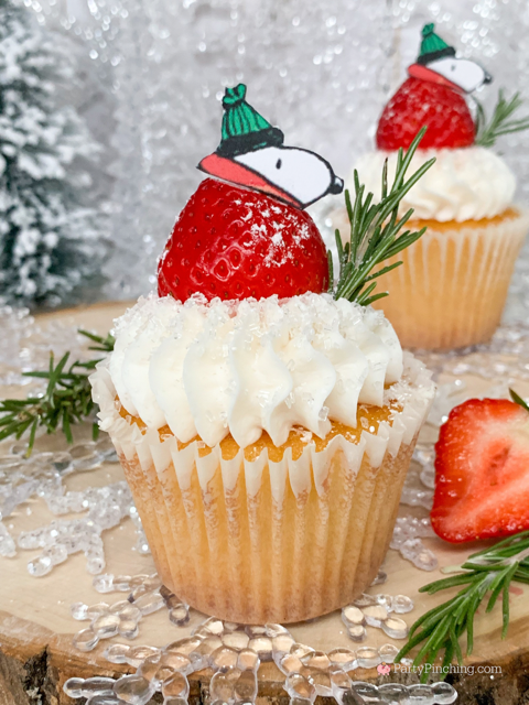 Strawberry Snoopy Puffer Jacket Cupcakes, best easy Snoopy cupcakes, Snoopy, Snoopy lovers, Snoopy Puffer jacket, best easy holiday cupcake recipe, Puffer Coat Snoopy