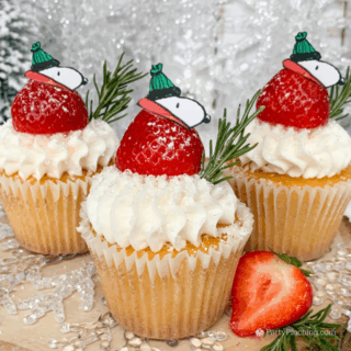 Strawberry Snoopy Puffer Jacket Cupcakes, best easy Snoopy cupcakes, Snoopy, Snoopy lovers, Snoopy Puffer jacket, best easy holiday cupcake recipe, Puffer Coat Snoopy