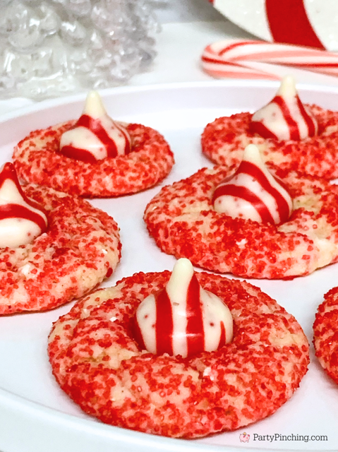 Easy Peppermint Kiss Cookies, Cookie mix cookies Betty Crocker, best easy Peppermint Christmas cookies only 6 ingredients, best easy fast peppermint cookie mix, best cookie exchange recipes