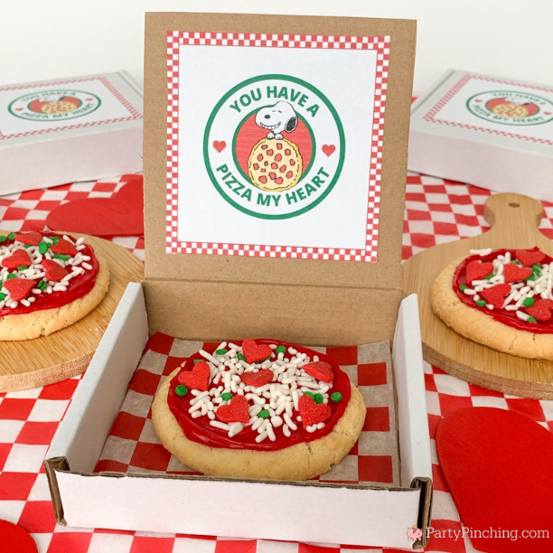 Snoopy Pizza My Heart Valentine Cookie, best easy pizza cookie with mini pizza box, best easy Valentine's Day ideas for kids class party parties, best easy Snoopy Cookie recipe ideas easy to make, best Valentine's Day treat cookies, You have a Pizza My heart cookie
