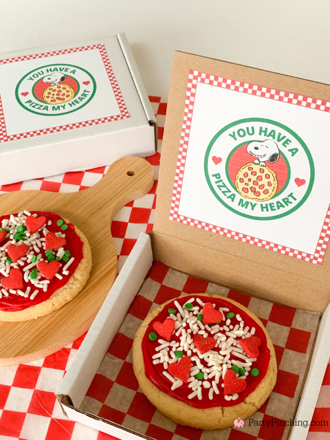 Snoopy Pizza My Heart Valentine Cookie, best easy pizza cookie with mini pizza box, best easy Valentine's Day ideas for kids class party parties, best easy Snoopy Cookie recipe ideas easy to make, best Valentine's Day treat cookies, You have a Pizza My heart cookie
