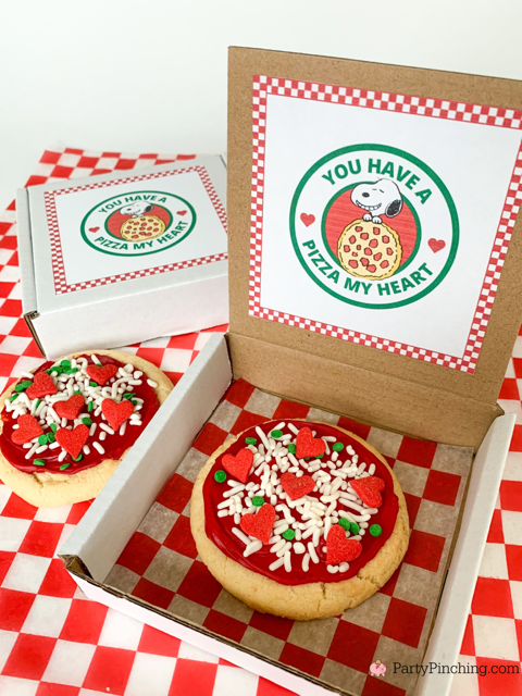 Snoopy Pizza My Heart Valentine Cookie, best easy pizza cookie with mini pizza box, best easy Valentine's Day ideas for kids class party parties, best easy Snoopy Cookie recipe ideas easy to make, best Valentine's Day treat cookies, You have a Pizza My heart cookie
