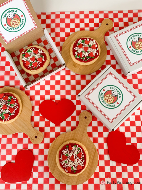 Snoopy Pizza My Heart Valentine Cookie, best easy pizza cookie with mini pizza box, best easy Valentine's Day ideas for kids class party parties, best easy Snoopy Cookie recipe ideas easy to make, best Valentine's Day treat cookies, You have a Pizza My heart cookie