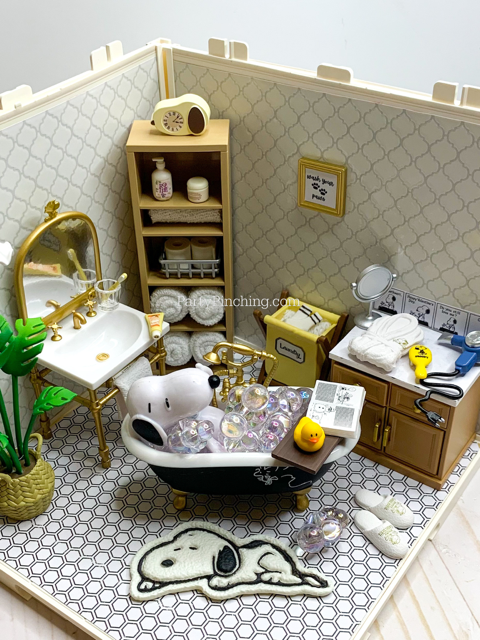 Look Inside Snoopy's Doghouse, Inside Snoopy's Doghouse, Snoopy Doghouse Interior, Snoopy kitchen, Snoopy living room, Snoopy Pool Room, Snoopy Library den, Snoopy guest room bedroom, Snoopy bathroom, Snoopy basement, Snoopy cafe, Snoopy bowling alley, Snoopy's siblings Belle Olaf Marbles Andy Spike, Robotime Rolife Super Creator, Snoopy Re-ment Rement, Miniature model building, Charles M. Schulz, Snoopy, Peanuts Comics, Charlie Brown