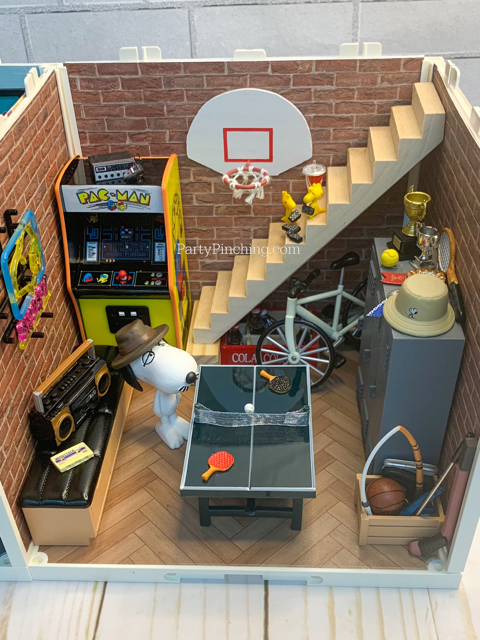 Look Inside Snoopy's Doghouse, Inside Snoopy's Doghouse, Snoopy Doghouse Interior, Snoopy kitchen, Snoopy living room, Snoopy Pool Room, Snoopy Library den, Snoopy guest room bedroom, Snoopy bathroom, Snoopy basement, recreation room, Snoopy cafe, Snoopy bowling alley, Snoopy's siblings Belle Olaf Marbles Andy Spike, Robotime Rolife Super Creator, Snoopy Re-ment Rement, Miniature model building, Charles M. Schulz, Snoopy, Peanuts Comics, Charlie Brown