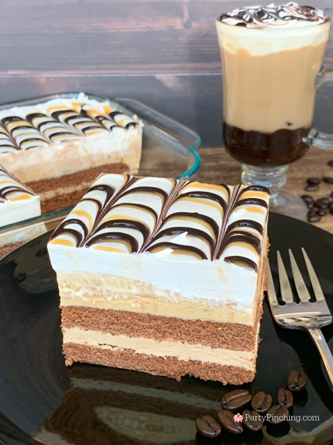 Mochaccino Ice Cream Cake, easy no bake dessert recipe cake, best easy ice cream cake, coffee ice cream cake, Drake's Mochaccino Devil Dogs, best easy 3 ingredient no bake dessert, 5 minute dessert recipe, fast easy quick best dinner party dessert