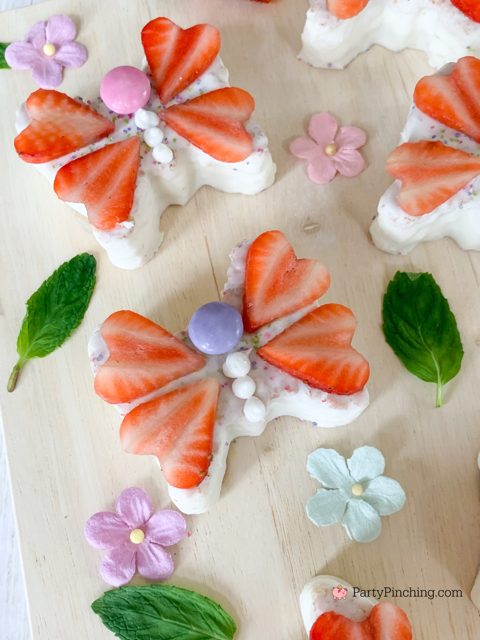 strawberry butterfly cakes, Little Debbie butterfly cakes, no bake butterfly cakes, spring butterfly cakes, easy no bake dessert recipes for Easter spring, cute butterfly cakes