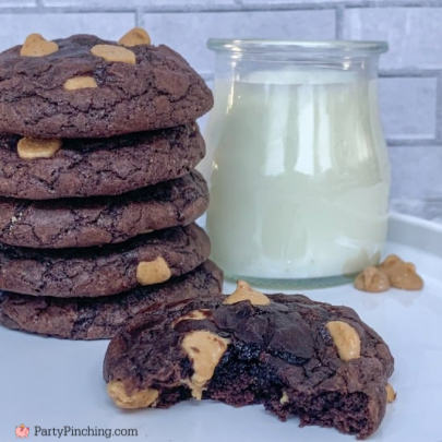 easy brownie cookies with peanut butter chips, easy peanut butter brownie cookies, best peanut butter chocolate brownie cookies, dark chocolate brownie cookies, box brownie mix cookies, best recipes for potlucks crowds office school game day