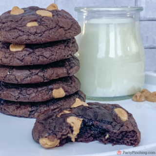 easy brownie cookies with peanut butter chips, easy peanut butter brownie cookies, best peanut butter chocolate brownie cookies, dark chocolate brownie cookies, box brownie mix cookies, best recipes for potlucks crowds office school game day