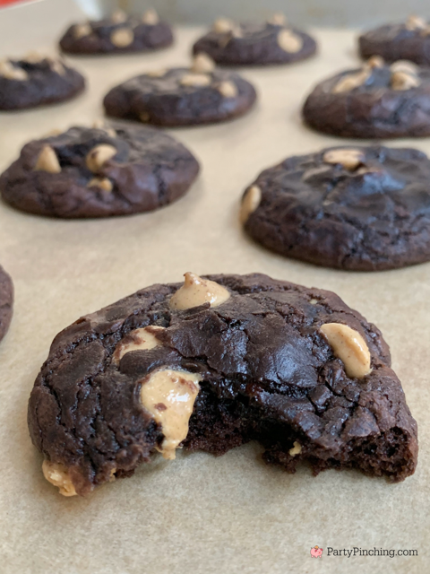 easy brownie cookies with peanut butter chips, easy peanut butter brownie cookies, best peanut butter chocolate brownie cookies, dark chocolate brownie cookies, box brownie mix cookies, best recipes for potlucks crowds office school game day