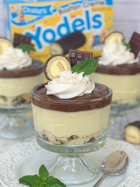 Boston Cream Parfaits, Boston Creme Parfaits, Boston Creme Yodels Drakes Cakes, easy Boston Cream Pie filling, Easy Boston Cream Pie ganache, how to make mini candy bars