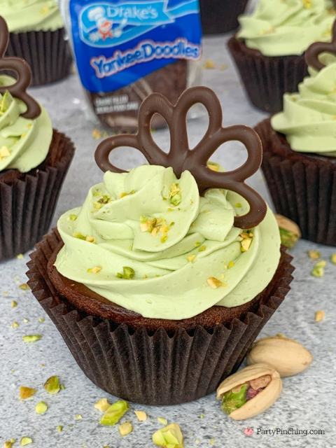 No bake Chocolate Pistachio Cupcakes, easy best chocolate pistachio cupcakes filled, fun easy pistachio butter frosting, Drake's Cakes Yankee Doodle Cupcakes with pistachio frosting