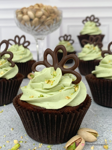 No bake Chocolate Pistachio Cupcakes, easy best chocolate pistachio cupcakes filled, fun easy pistachio butter frosting, Drake's Cakes Yankee Doodle Cupcakes with pistachio frosting