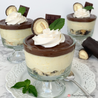 Boston Cream Parfaits, Boston Creme Parfaits, Boston Creme Yodels Drakes Cakes, easy Boston Cream Pie filling, Easy Boston Cream Pie ganache, how to make mini candy bars