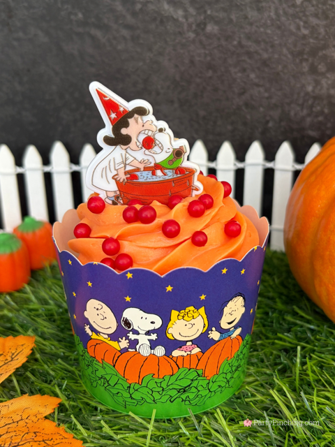 Great Pumpkin Cupcakes, easy best great pumpkin Charlie Brown cupcakes, easy Halloween treat ideas recipes for kids, Snoopy Linus Lucy Sally cupcakes for Halloween, easy decorated cupcakes for Halloween