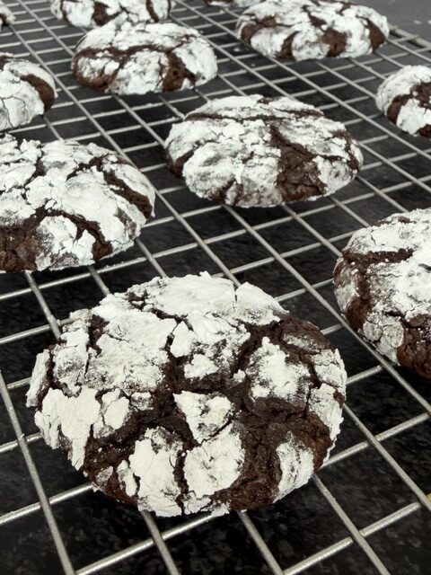 Snoopy Crinkle Cookies, best easy crinkle cookie recipe, Duncan Hines Box mix Snoopy Crinkle Cookies, easy best holiday cookie recipe ideas, chocolate crinkle cookies, snoopy charlie brown peanuts gang cookie recipe