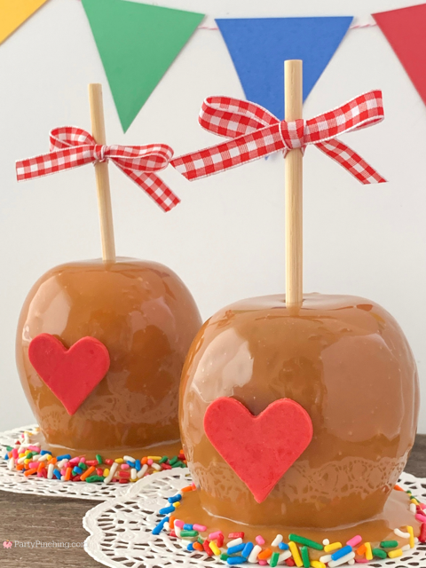 state fair caramel apples, easy best old fashioned caramel apple recipe, 4 ingredient caramel apples, best caramel candy apple recipe, caramel apples for fall, granny smith caramel apples, best easy fall halloween caramel apple recipe