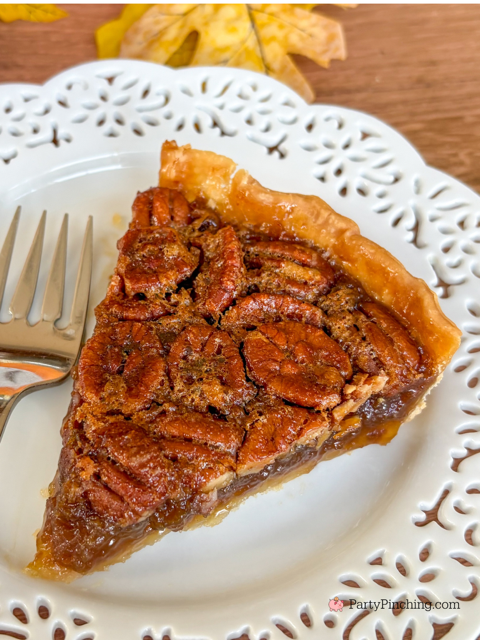 grandma's best pecan pie, easy best old fashioned pecan pie, easy to make pecan pie, Thanksgiving Christmas pecan pie, best pecan pie you'll ever have, easiest pecan pie recipe